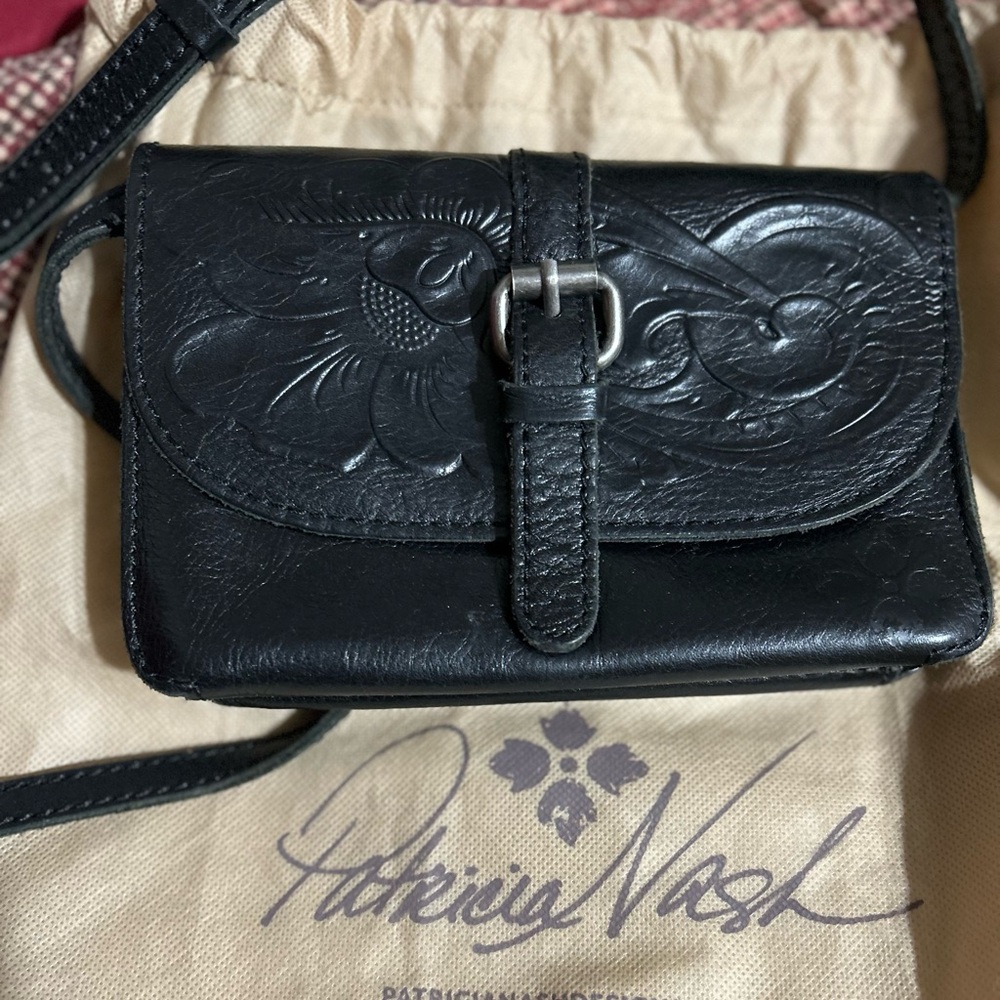 Patricia Nash clutch purse
